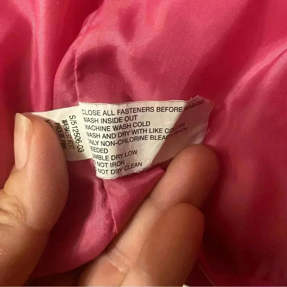 Gap Pink Puffer Vest Wonen’s Size Medium - Picture 13 of 14
